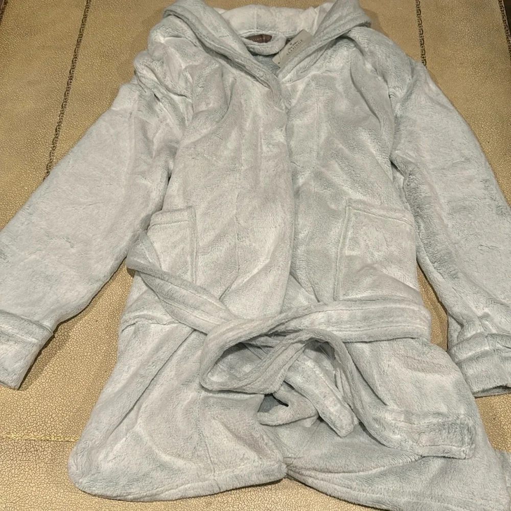 Plush Robe - Picture 4 of 5